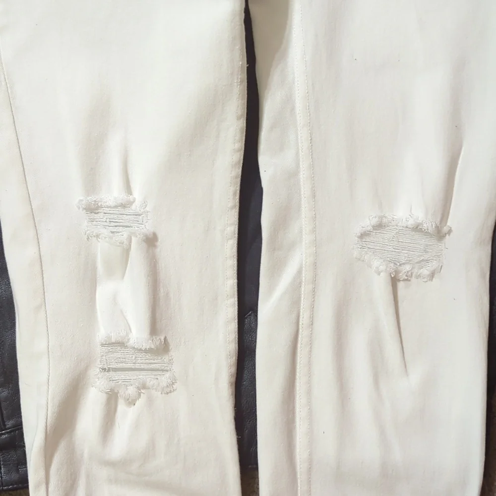 🚨3/$15! Hue NWOT White Jeggings - Picture 8 of 10